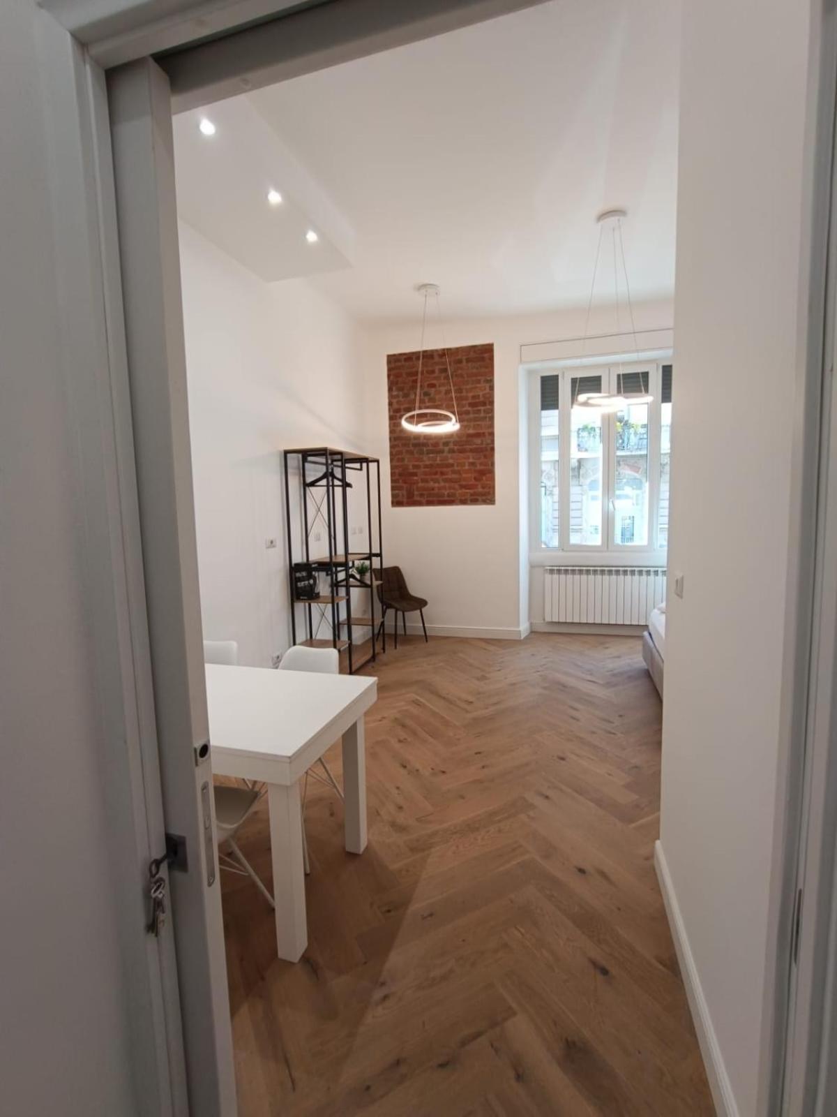 Be-C0 Centrale New Double Suite Milaan Buitenkant foto