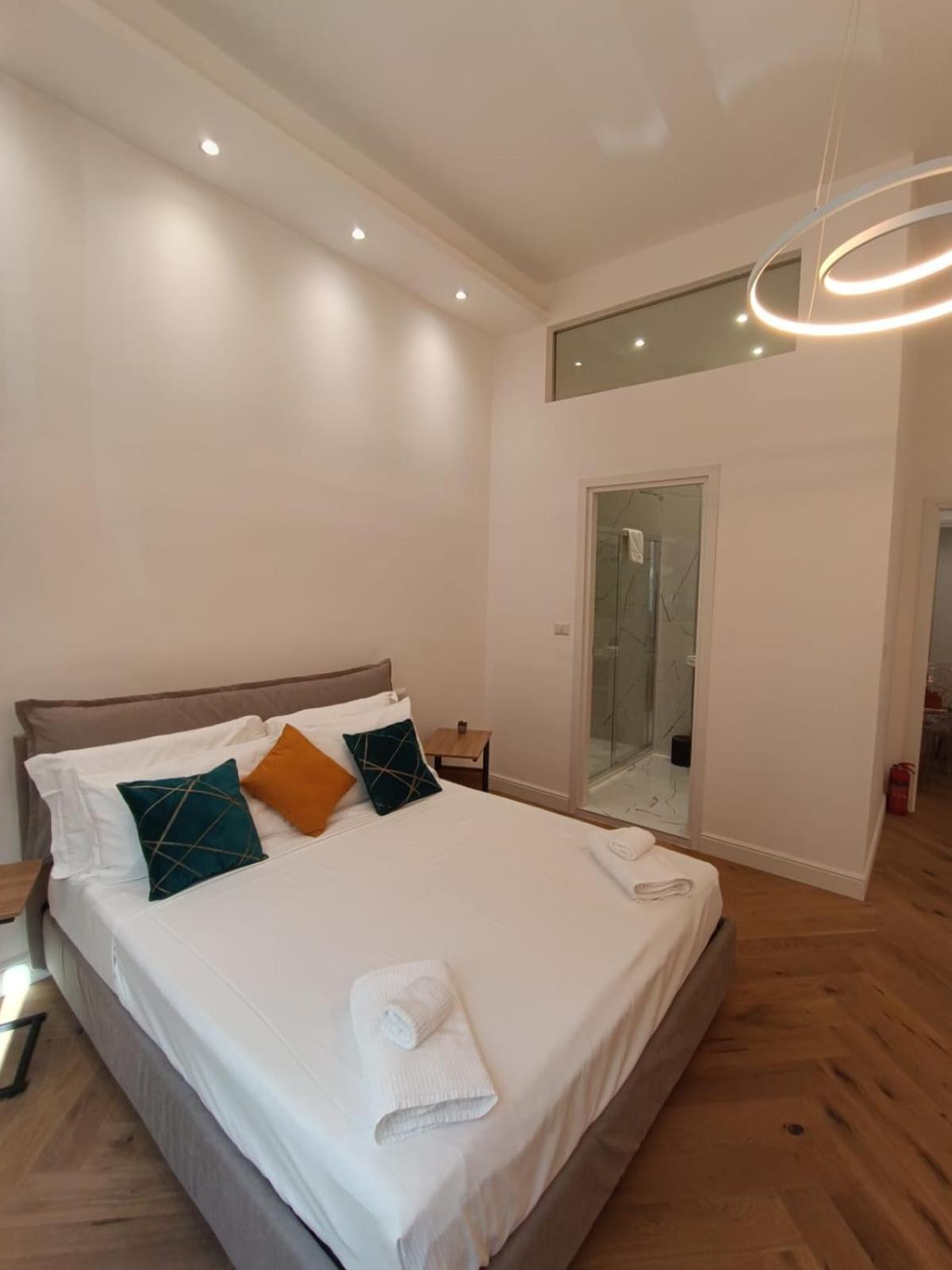 Be-C0 Centrale New Double Suite Milaan Buitenkant foto