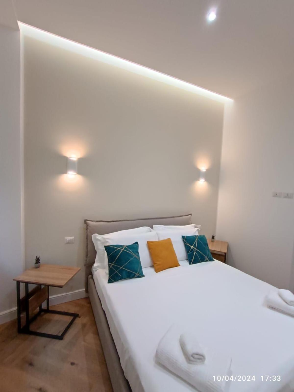 Be-C0 Centrale New Double Suite Milaan Buitenkant foto